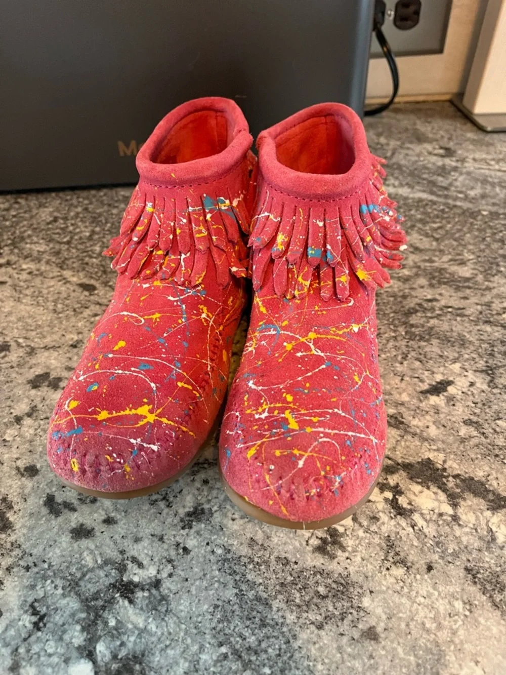 Minnetonka Girls Moccasin Fringe Pink SplashAnkle Leather Boots Side Zip Size 3